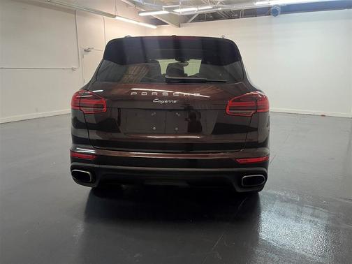 2018 Porsche Cayenne Platinum Edition