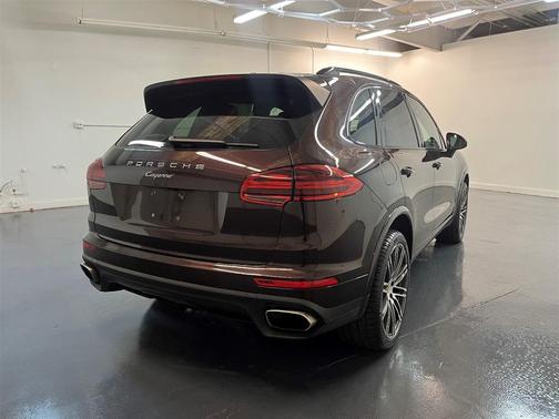2018 Porsche Cayenne Platinum Edition
