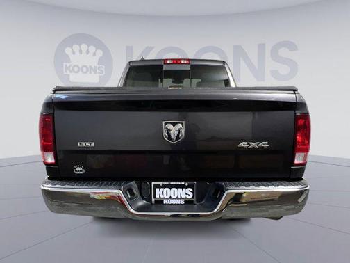 2019 RAM 1500 SLT