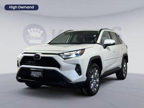2022 Toyota RAV4 XLE Premium