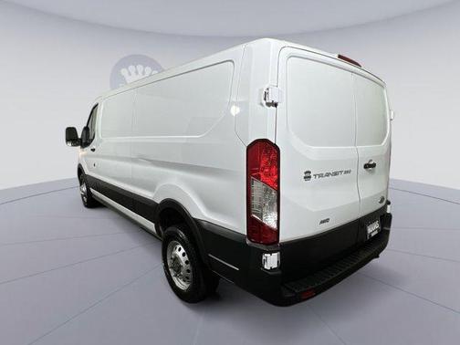 2022 Ford Transit-250 Base