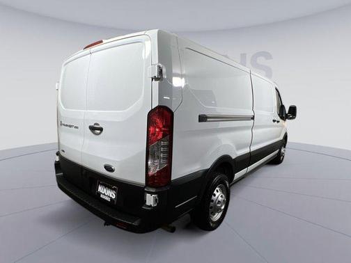 2022 Ford Transit-250 Base