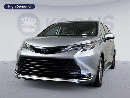 2022 Toyota Sienna XLE
