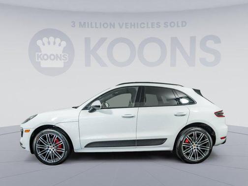 2015 Porsche Macan Turbo