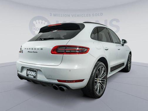 2015 Porsche Macan Turbo