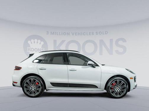2015 Porsche Macan Turbo