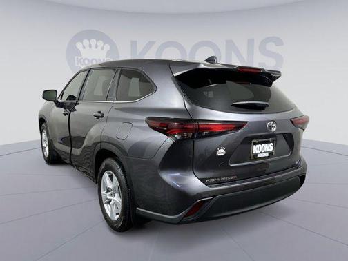 2024 Toyota Highlander LE