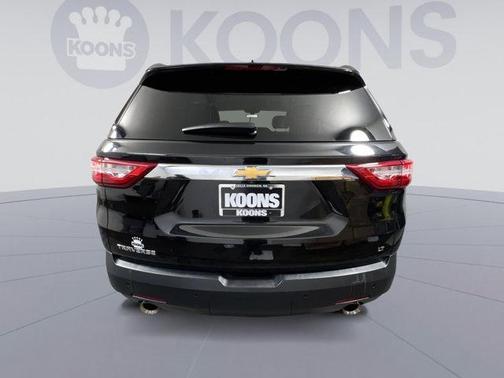 Mosaic Black Metallic 2020 Chevrolet Traverse LT Cloth