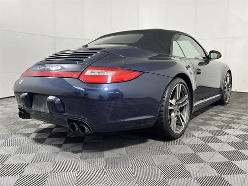 Photo 5 of 23 of 2011 Porsche 911 Carrera 4S