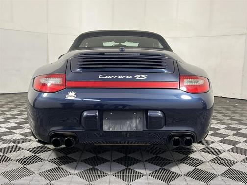 Photo 4 of 23 of 2011 Porsche 911 Carrera 4S
