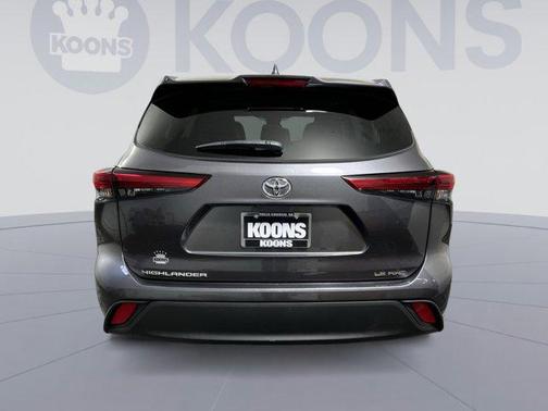2021 Toyota Highlander LE