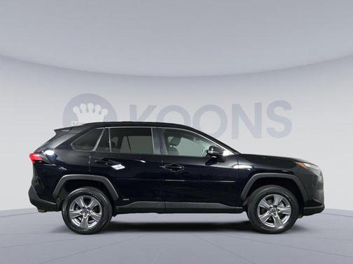2022 Toyota RAV4 Hybrid XLE
