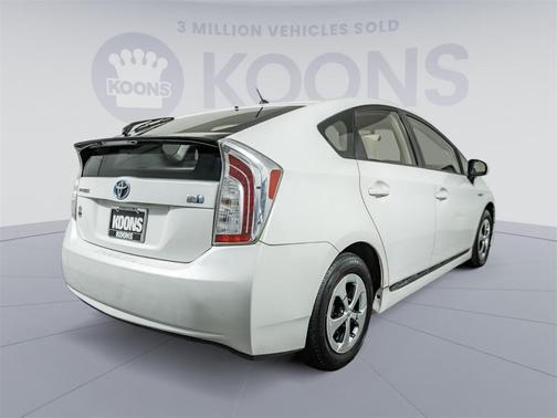 Photo 4 of 27 of 2012 Toyota Prius Two