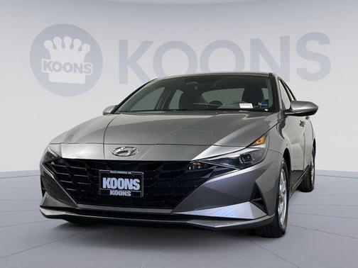 2023 Hyundai ELANTRA SE