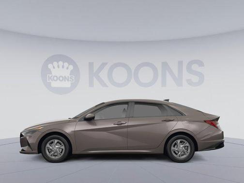 2023 Hyundai ELANTRA SE