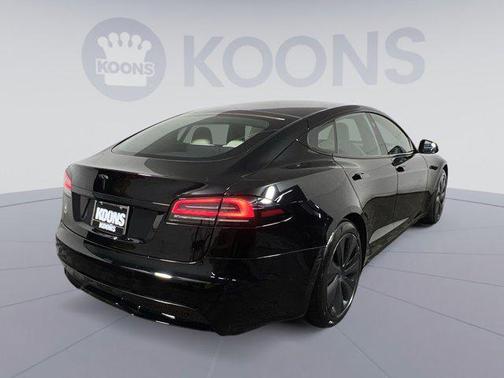 2022 Tesla Model S Base