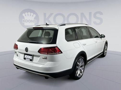 2018 Volkswagen Golf Alltrack TSI S