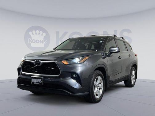 2022 Toyota Highlander LE
