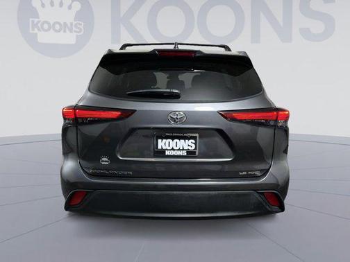 2022 Toyota Highlander LE