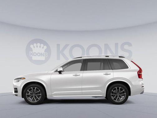 2016 Volvo XC90 T6 Momentum
