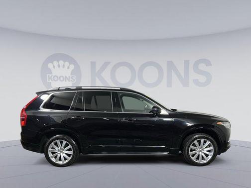 2016 Volvo XC90 T6 Momentum