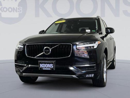 2016 Volvo XC90 T6 Momentum