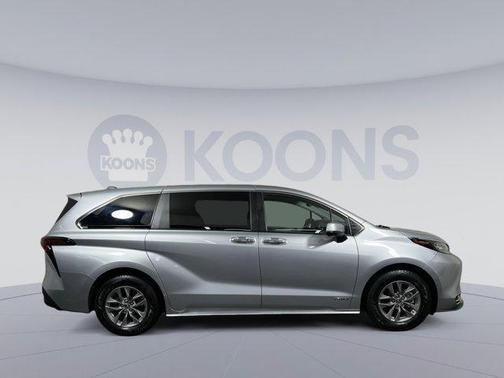 2021 Toyota Sienna XLE 7 Passenger