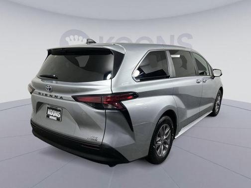 2021 Toyota Sienna XLE 7 Passenger