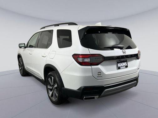 2023 Honda Pilot Touring 8-Passenger