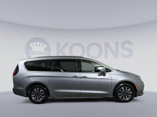 2021 Chrysler Pacifica Touring L