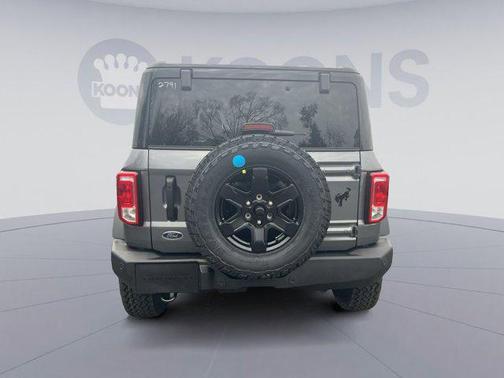 CARBONIZED GRAY METALLIC 2025 Ford Bronco Big Bend