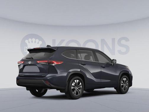 Magnetic Gray Metallic 2023 Toyota Highlander XLE