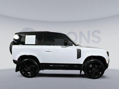 2025 Land Rover Defender 90 P400 X-Dynamic SE