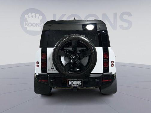 2025 Land Rover Defender 90 P400 X-Dynamic SE