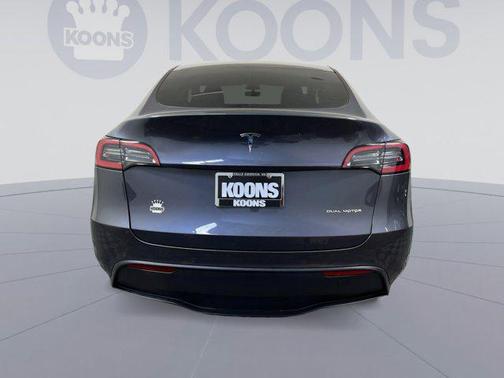 2022 Tesla Model Y Long Range Dual Motor All-Wheel Drive