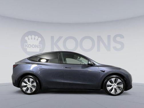 2022 Tesla Model Y Long Range Dual Motor All-Wheel Drive