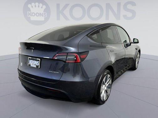 2022 Tesla Model Y Long Range Dual Motor All-Wheel Drive