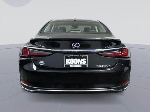 2022 Lexus ES 300h Base