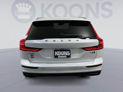 2021 Volvo V60 Cross Country T5