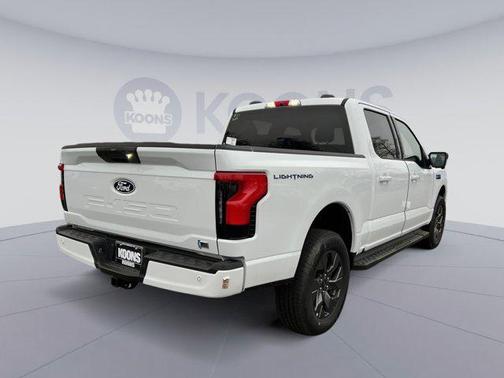 2025 Ford F-150 Lightning Flash