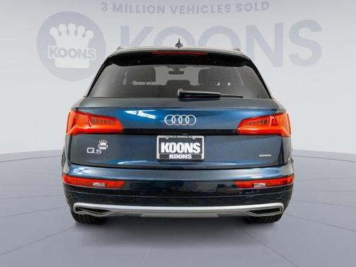 Photo 4 of 44 of 2019 Audi Q5 2.0T Premium
