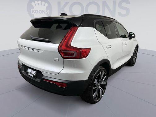 2022 Volvo XC40 Recharge Pure Electric P8 Twin Ultimate
