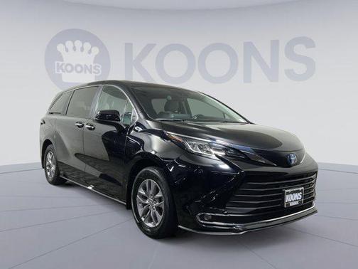 2023 Toyota Sienna XLE
