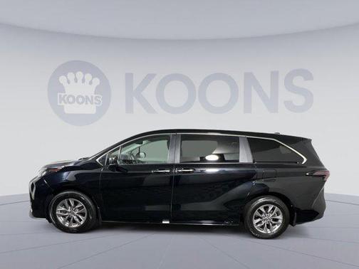 2023 Toyota Sienna XLE