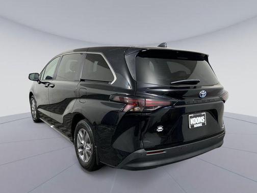 2023 Toyota Sienna XLE
