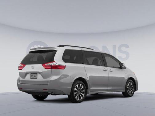 2018 Toyota Sienna XLE
