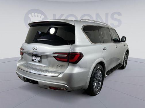 2022 INFINITI QX80 Luxe