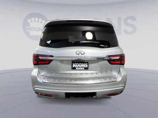 2022 INFINITI QX80 Luxe