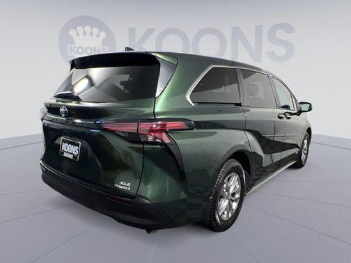 2021 Toyota Sienna XLE 7 Passenger