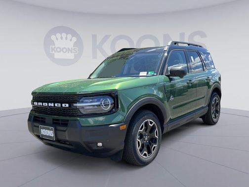 ERUPTION GREEN METALLIC 2025 Ford Bronco Sport Outer Banks